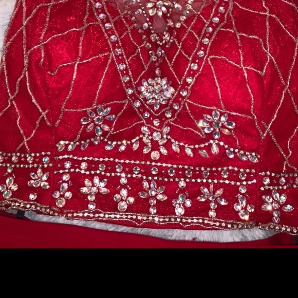 Short red two piece dress with beading - Picture 3 of 7